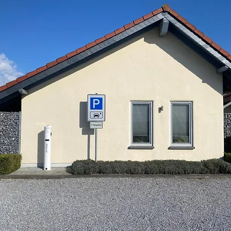 Altes Zoellnerhaus 37 *