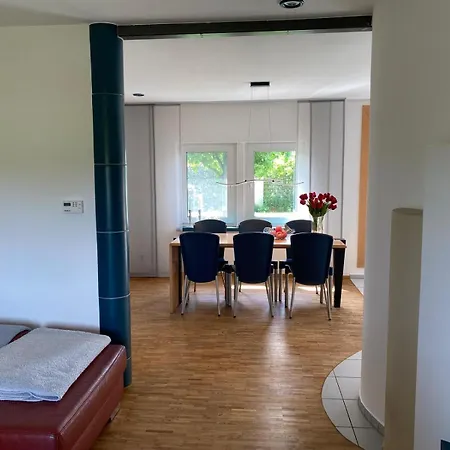 Altes Zoellnerhaus 37 *